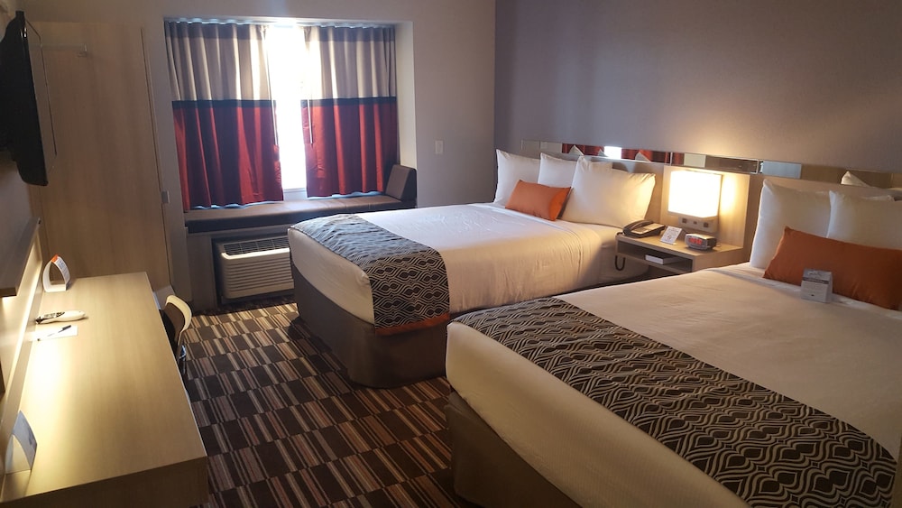 Room, 2 Queen Beds, Accessible, Non Smoking photo 2
