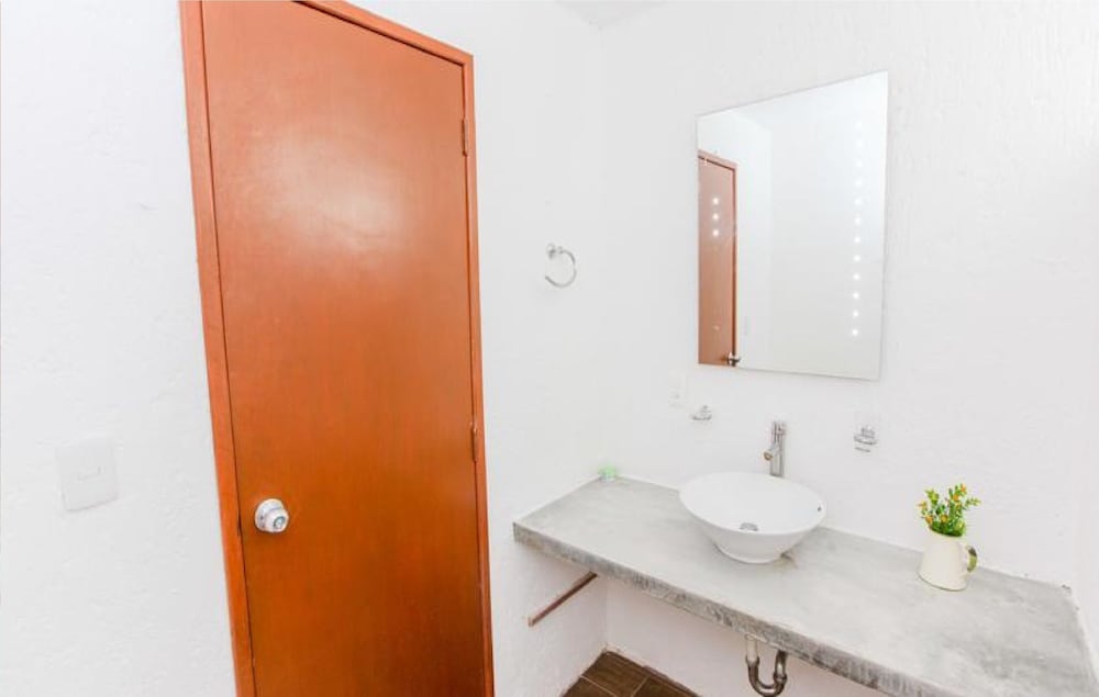 Standard Room, 1 Bedroom (Private Room ) - Photo 3