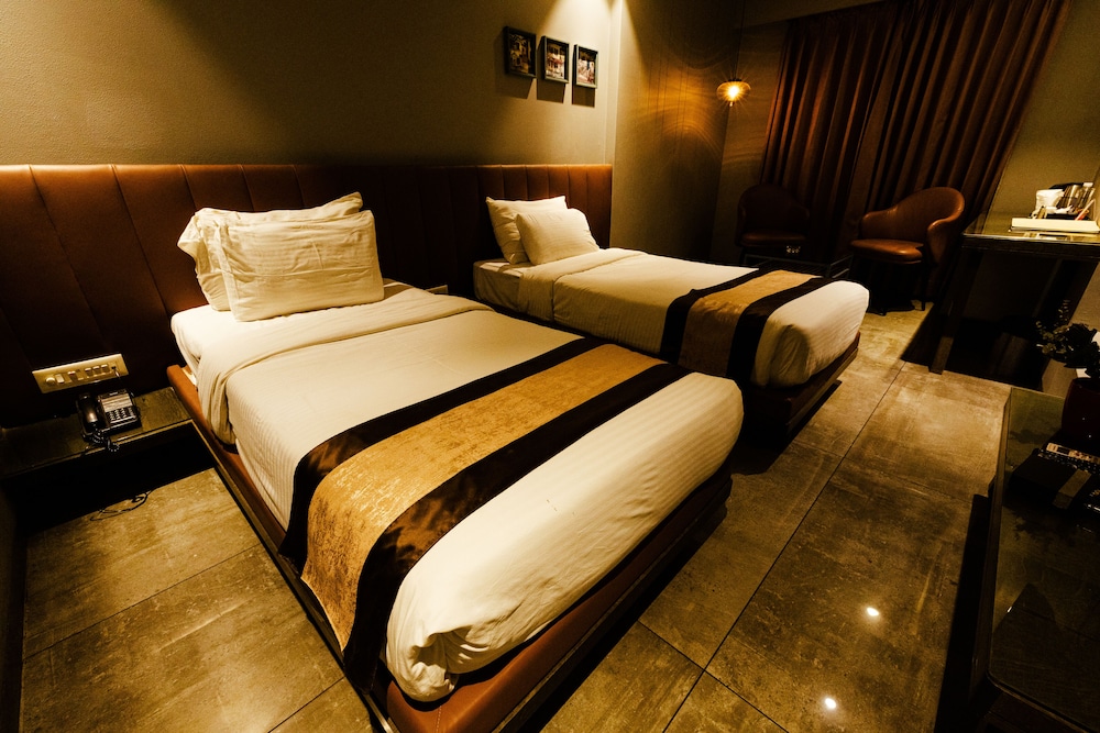 Triple Deluxe Room - Photo 1