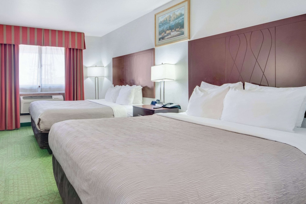 Standard Room, 2 Queen Beds, Non Smoking - Photo 1