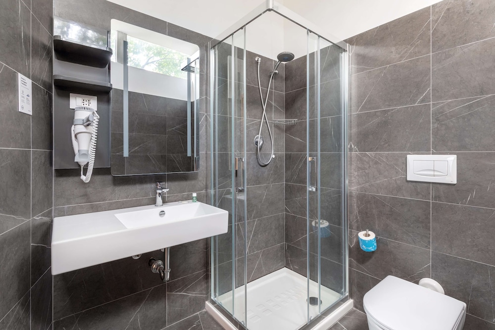 Superior Double Room, Non Smoking - Photo 8
