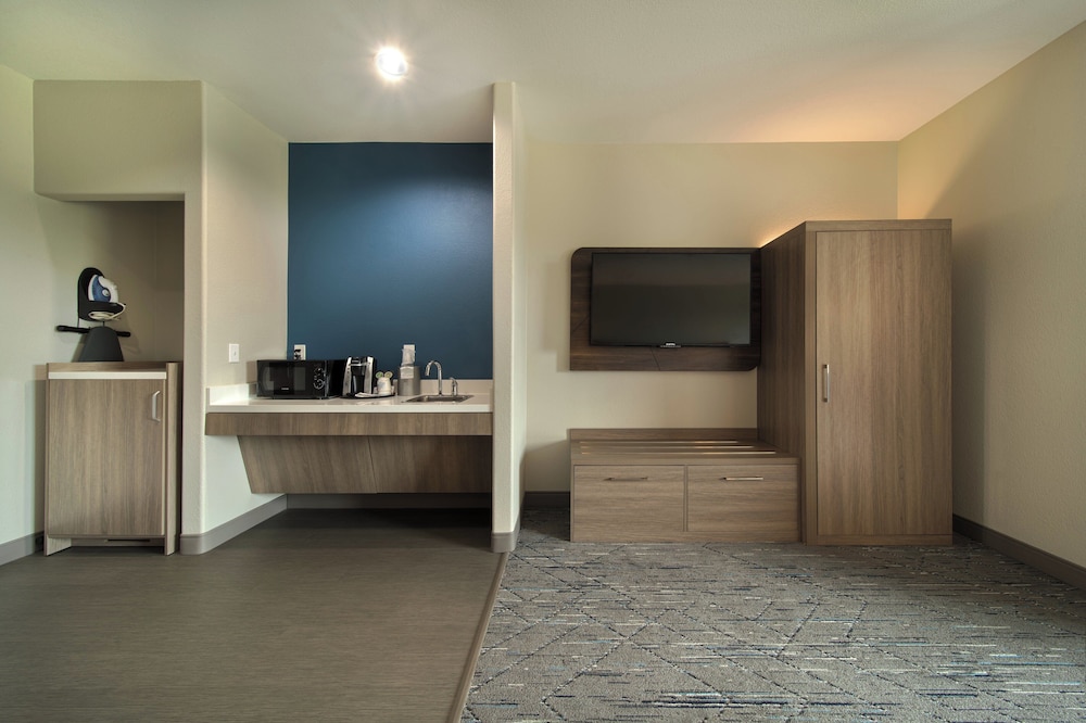 Suite, Multiple Beds - Photo 5