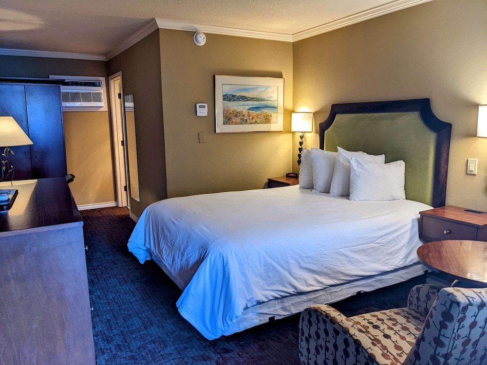 Suite, 2 Queen Beds, Non Smoking (Pet Friendly)