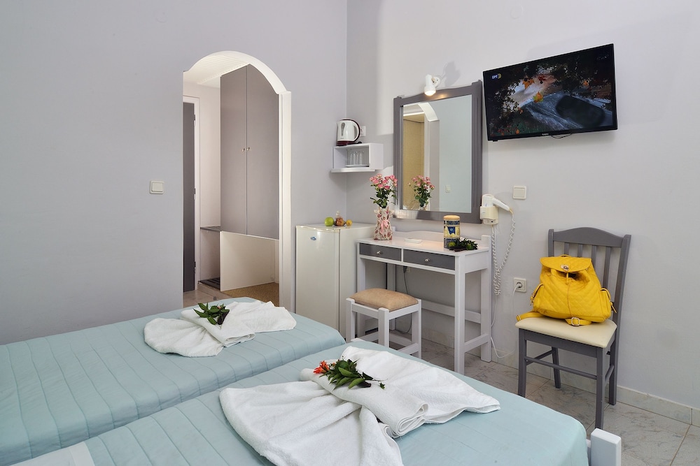 Basic Double or Twin Room photo 2