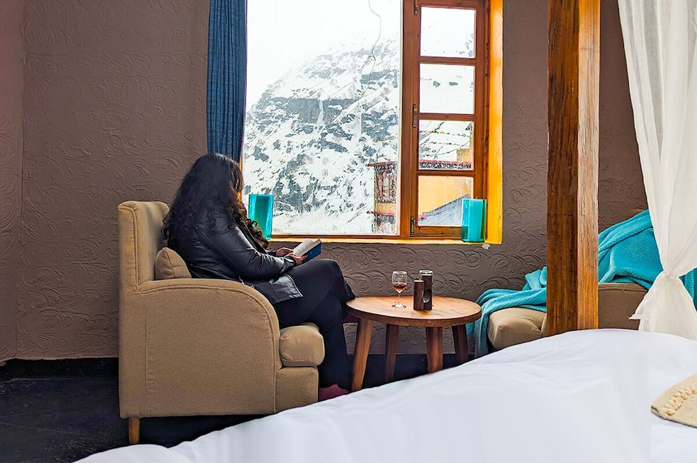 Superior Cottage With Mountain View photo 2