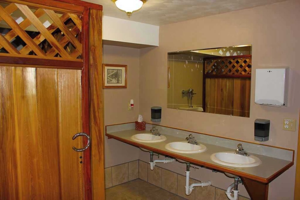 Economy Cabin, Non Smoking photo 2