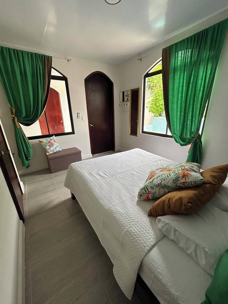 Classic Double Room, City View photo 3