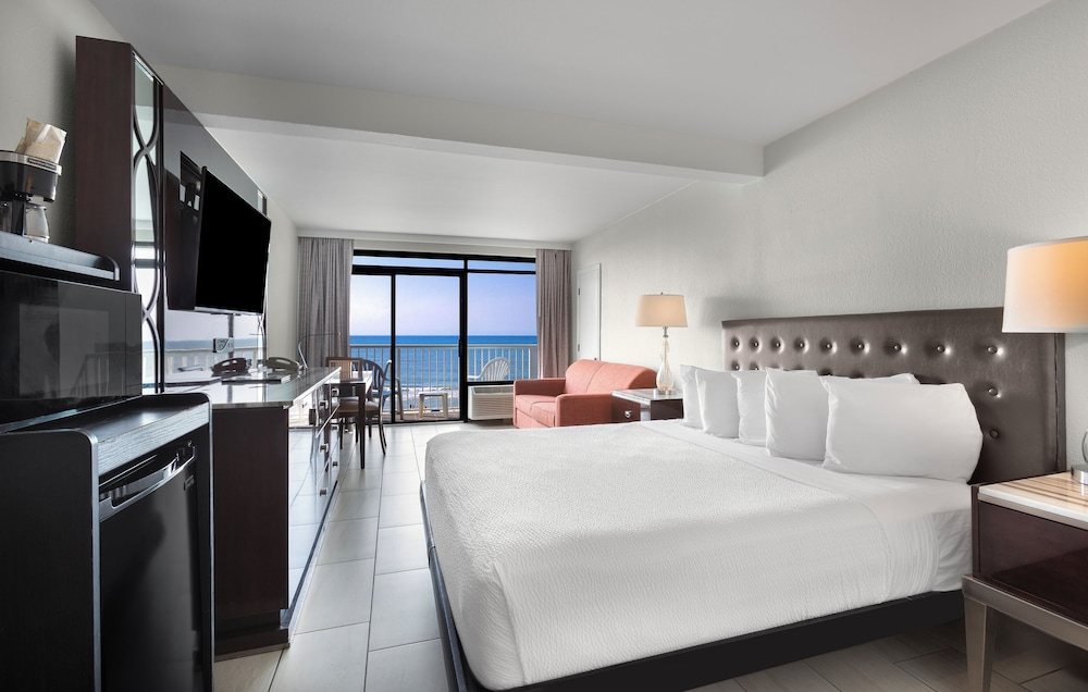 Standard Room, 1 King Bed, Oceanfront - Photo 1