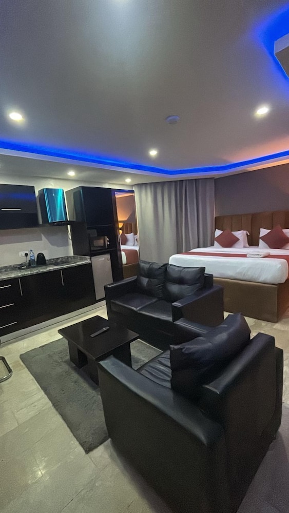 Luxury Studio Suite photo 2