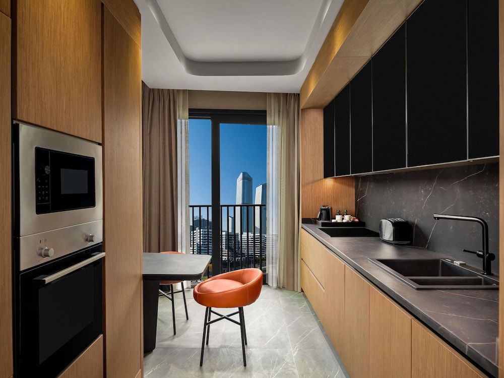 Deluxe Suite, 4 Bedrooms thumbnail 5
