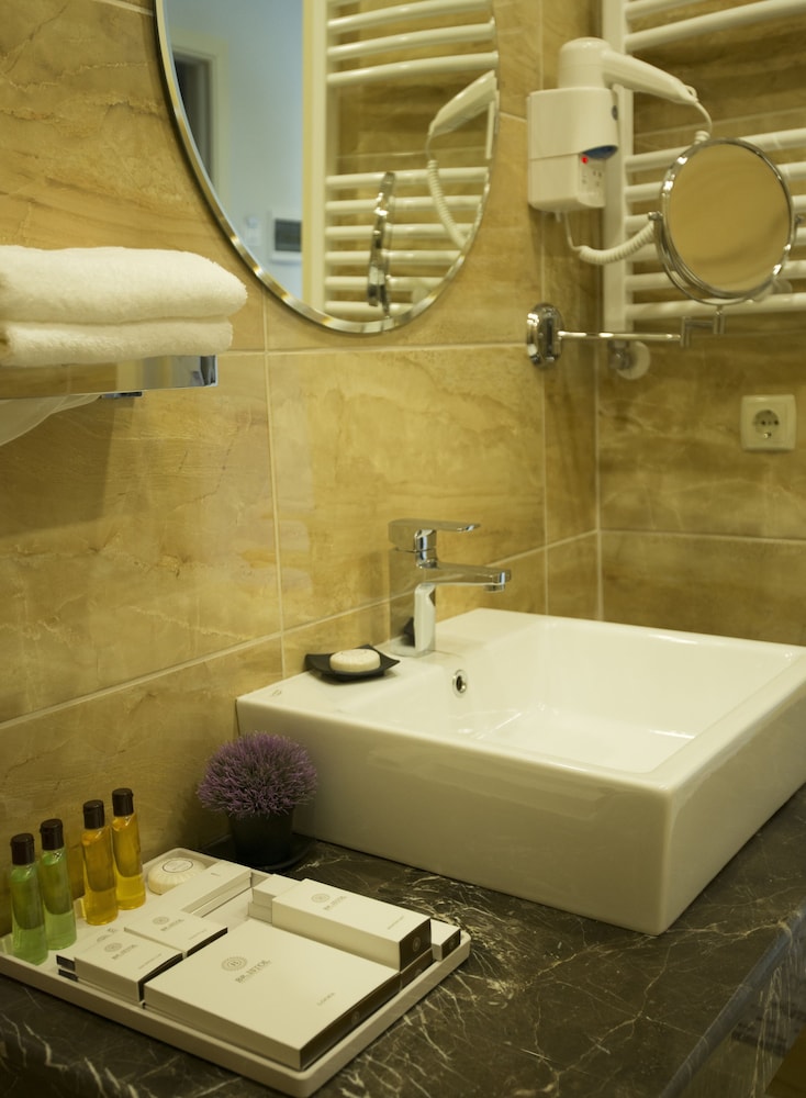 Standard Double or Twin Room photo 3