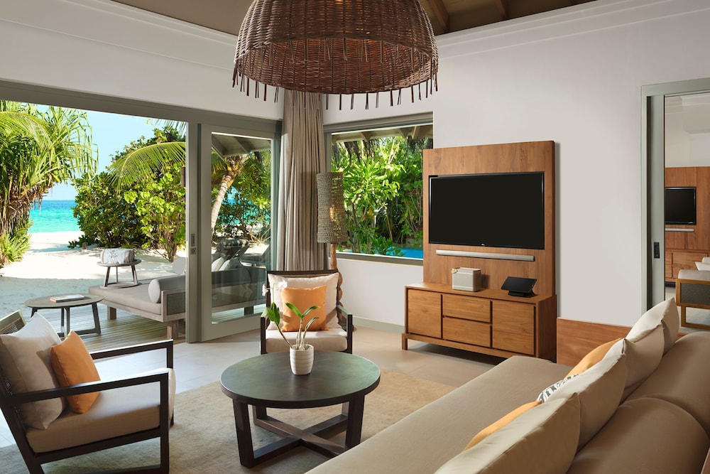 One Bedroom Deluxe Beach Pool Residence