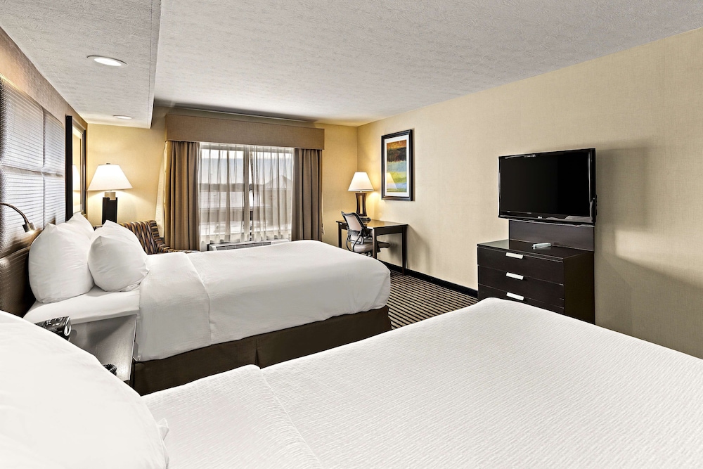 Room, 2 Queen Beds - Photo 3