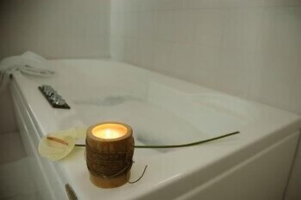 Double Room Single Use (1 double bed) photo 3
