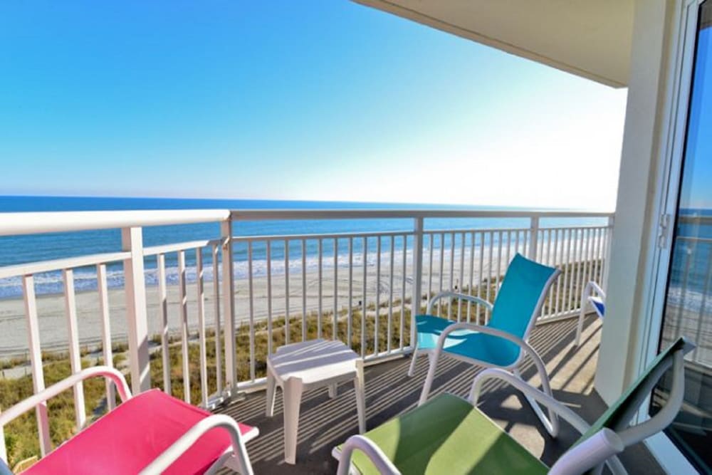 Deluxe Condo, 2 Bedrooms, Ocean View, Oceanfront (733) photo 3