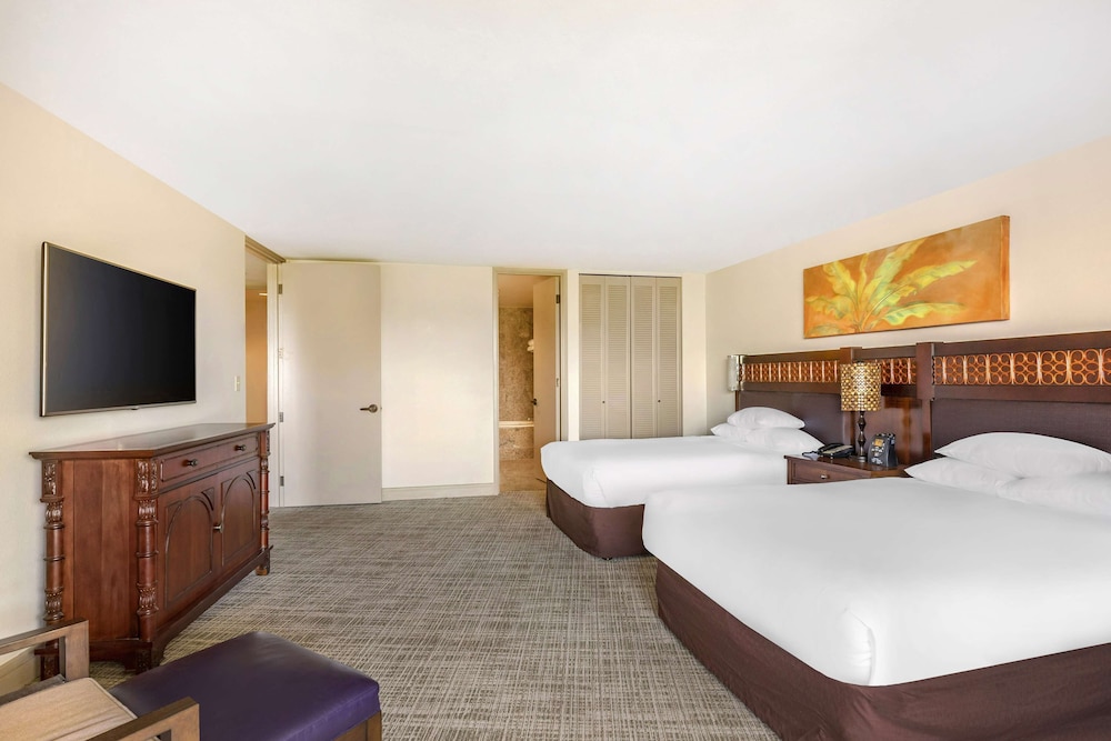 Premier Room, 2 Bedrooms, Ocean View (2 King Beds, With Living Area)