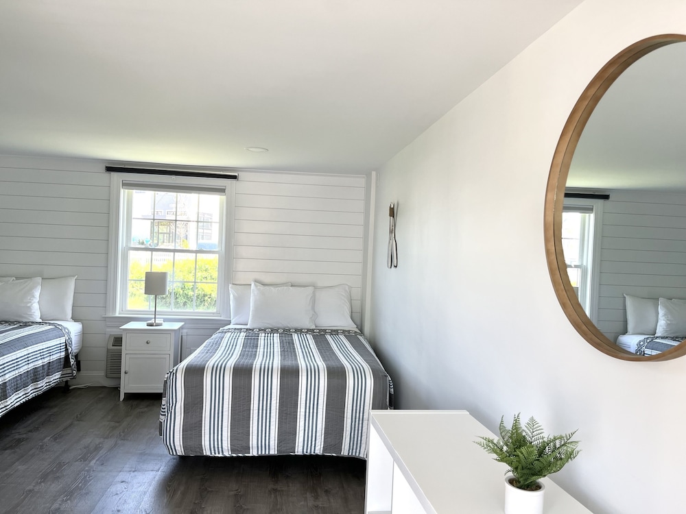 Standard Room, 2 Double Beds photo 1