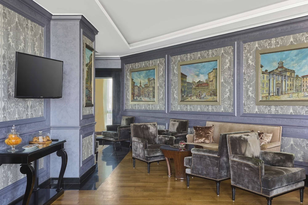 Executive Room, 1 Bedroom, Club Lounge Access, Pool View (Royal Pool Room)