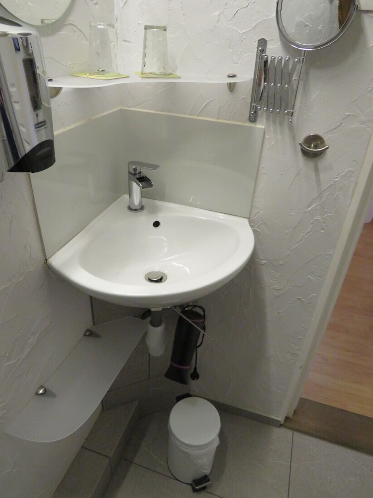 Comfort Double Room, Ensuite (Territoire de Belfort) - Photo 4