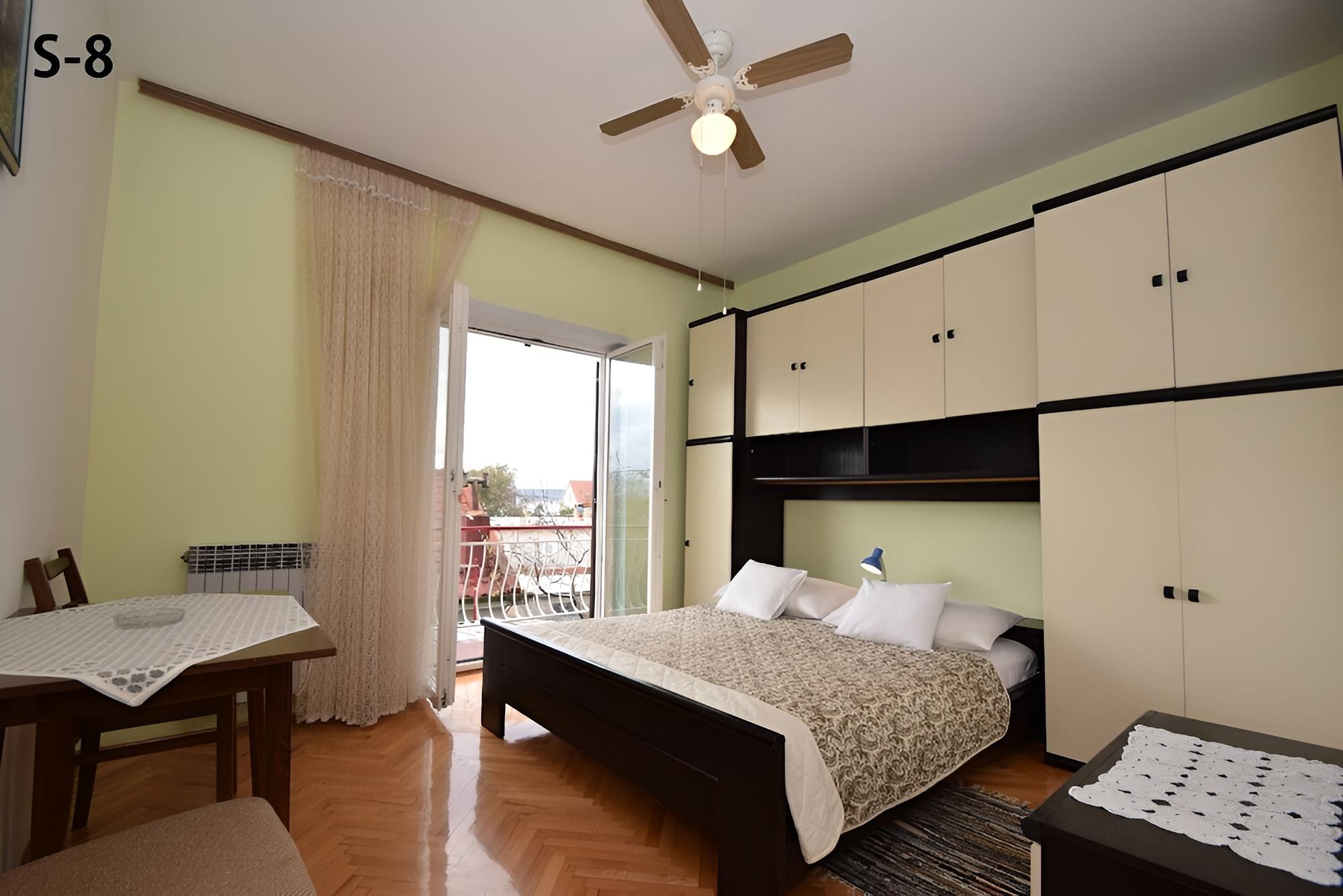 Apartment (Mirja - 130 m from sea - A1(8+1)) photo 3