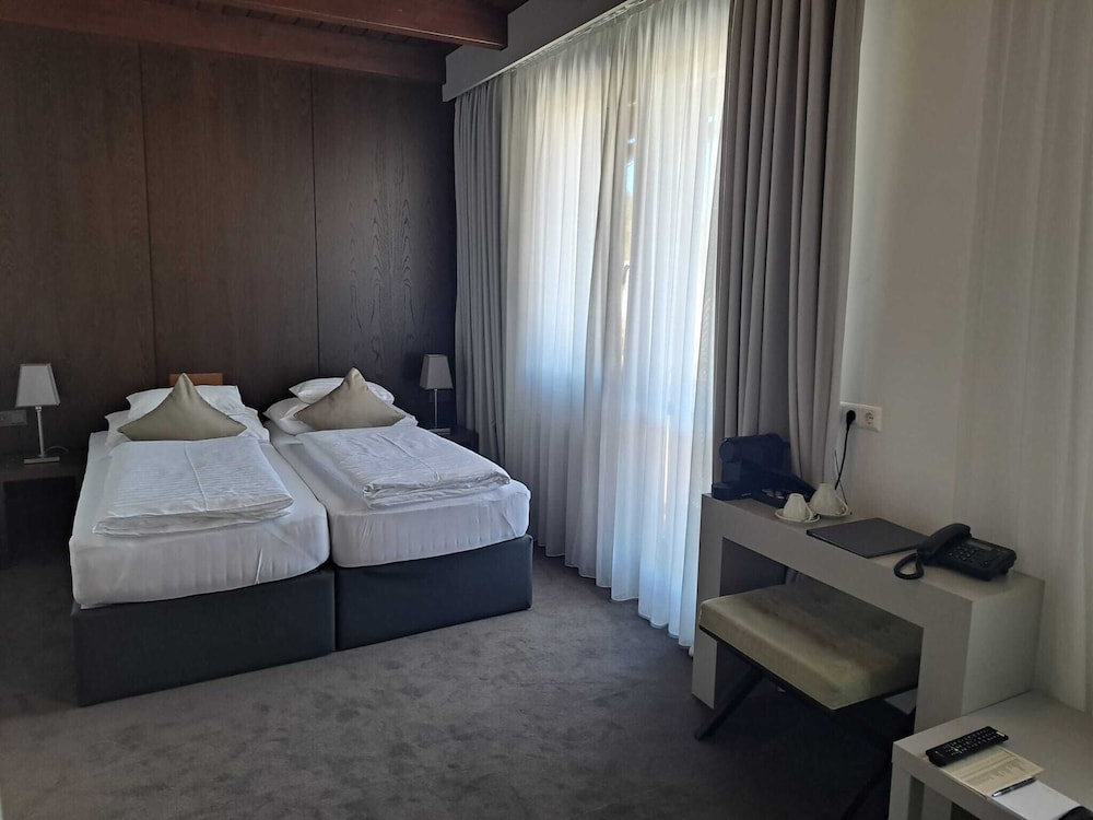 Comfort Room, 1 Bedroom, Non Smoking photo 3