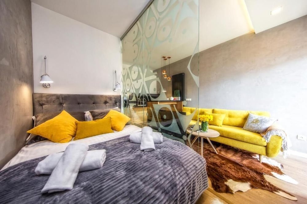 Studio (011 with SPA, Pool access)