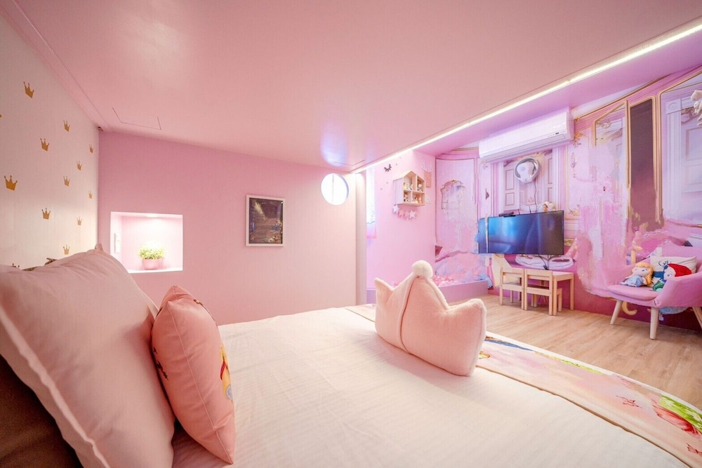 Family Quadruple Room, Non Smoking photo 2