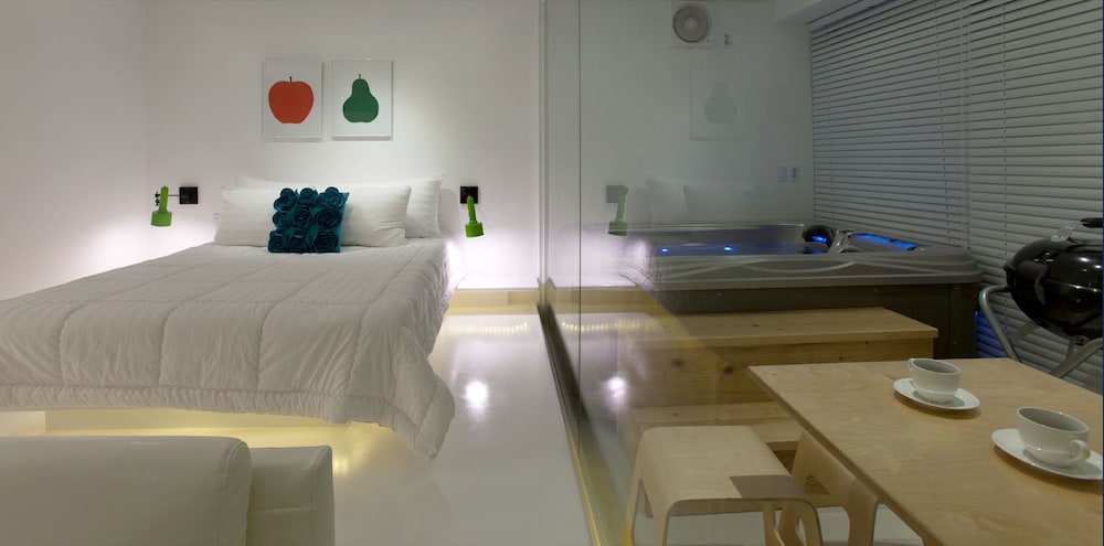 Room (L 202) photo 2