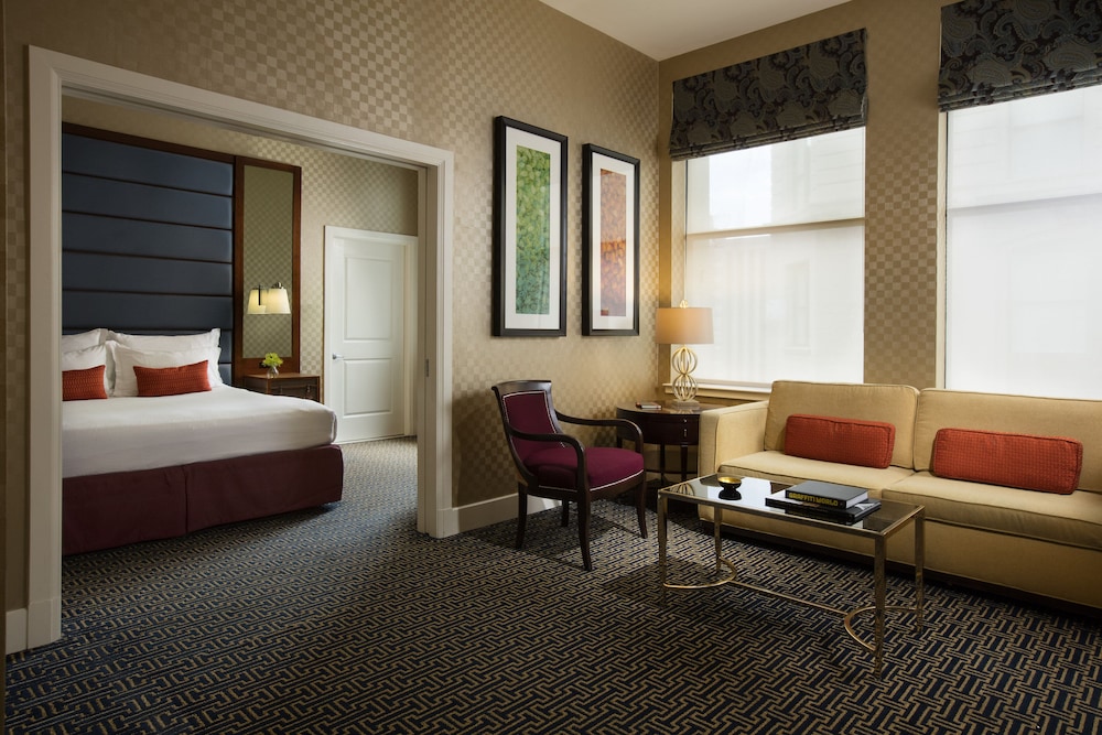 Suite, 1 Bedroom, Hearing Accessible (Communications Accessible) - Photo 3