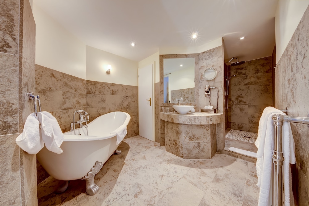 Suite, Mountain View - Photo 6