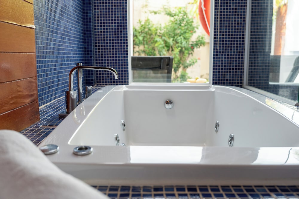 Pool Villa - Free Daily Minibar - Photo 6
