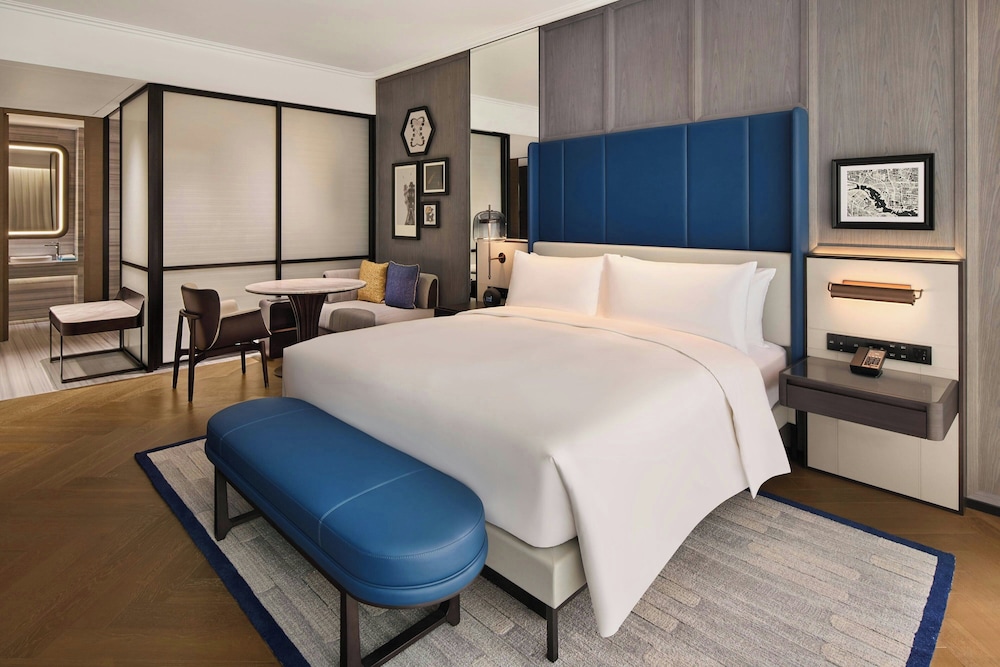 Executive Room, 1 King Bed, Canal View photo 2