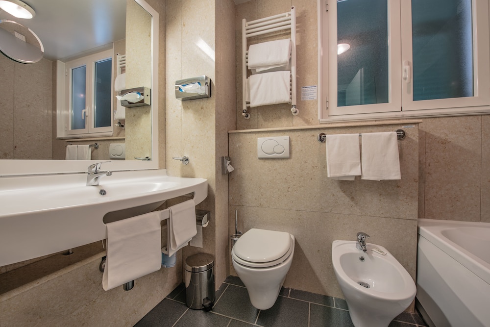 Classic Double Room, Sea View - Photo 15