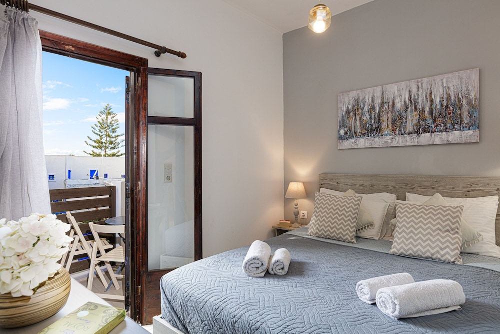 Two Bedroom Apartment with Side Sea View photo 1