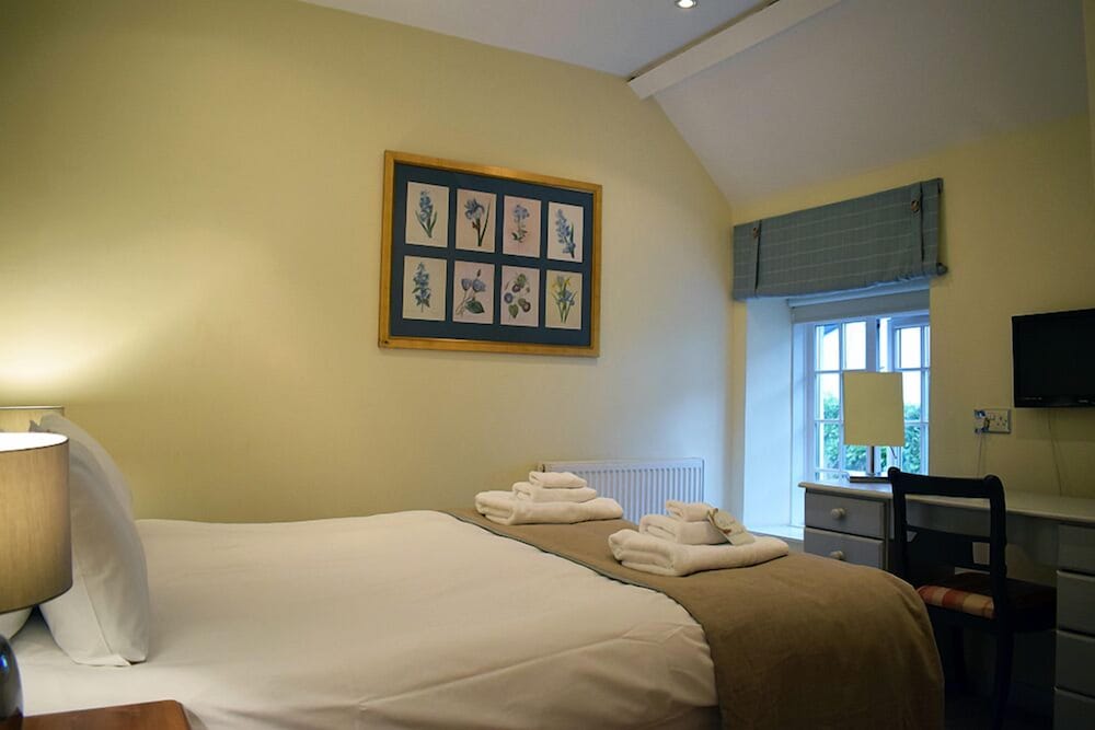 Standard Double Room, Ensuite photo 3