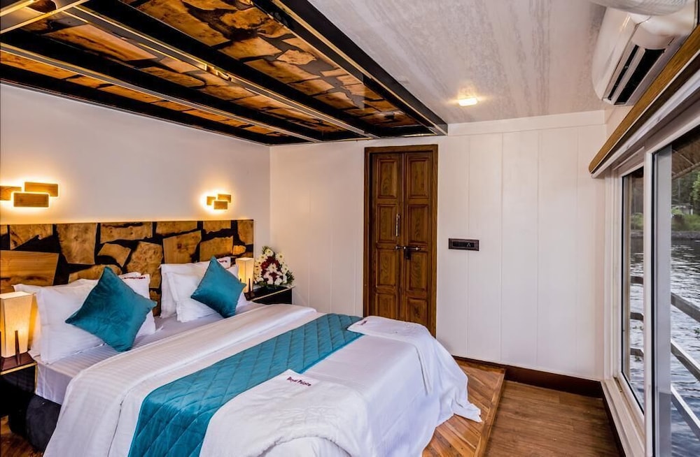 Luxury Double Room photo 1