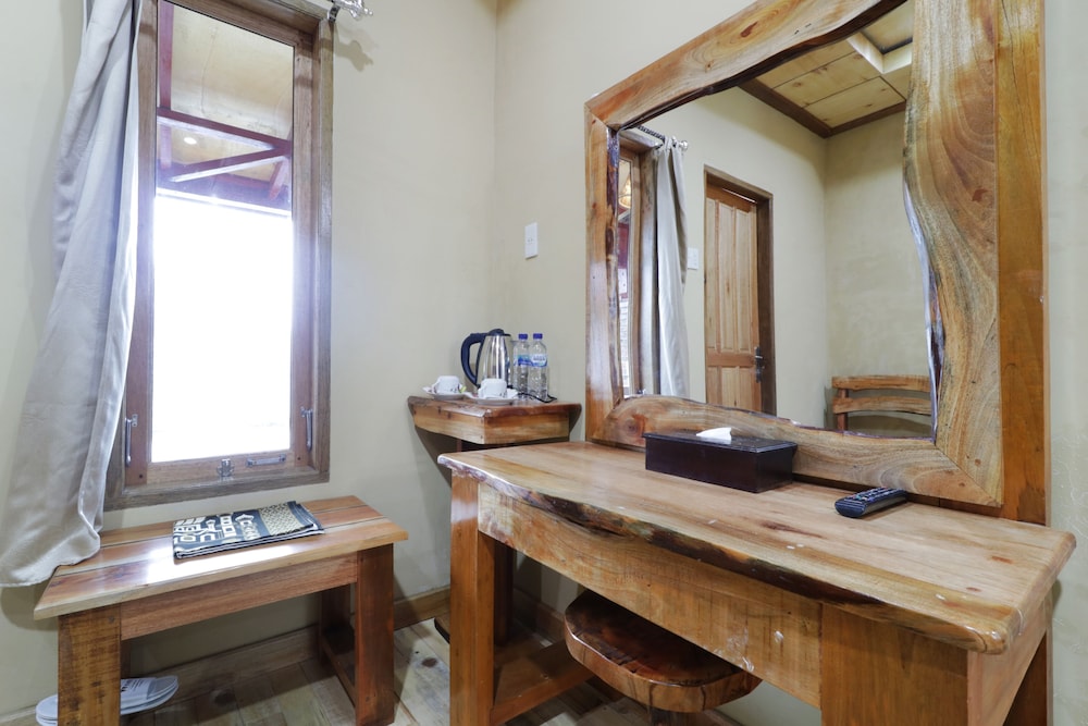Deluxe Room - Photo 5