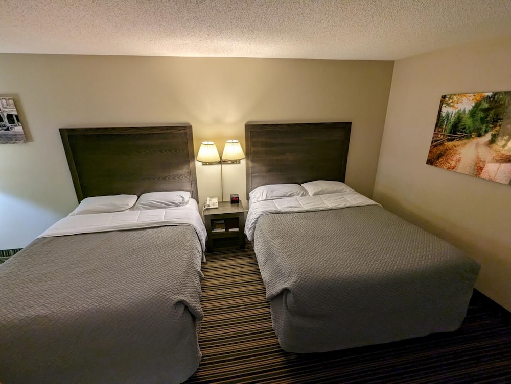 Deluxe Room, 2 Queen Beds - Photo 2
