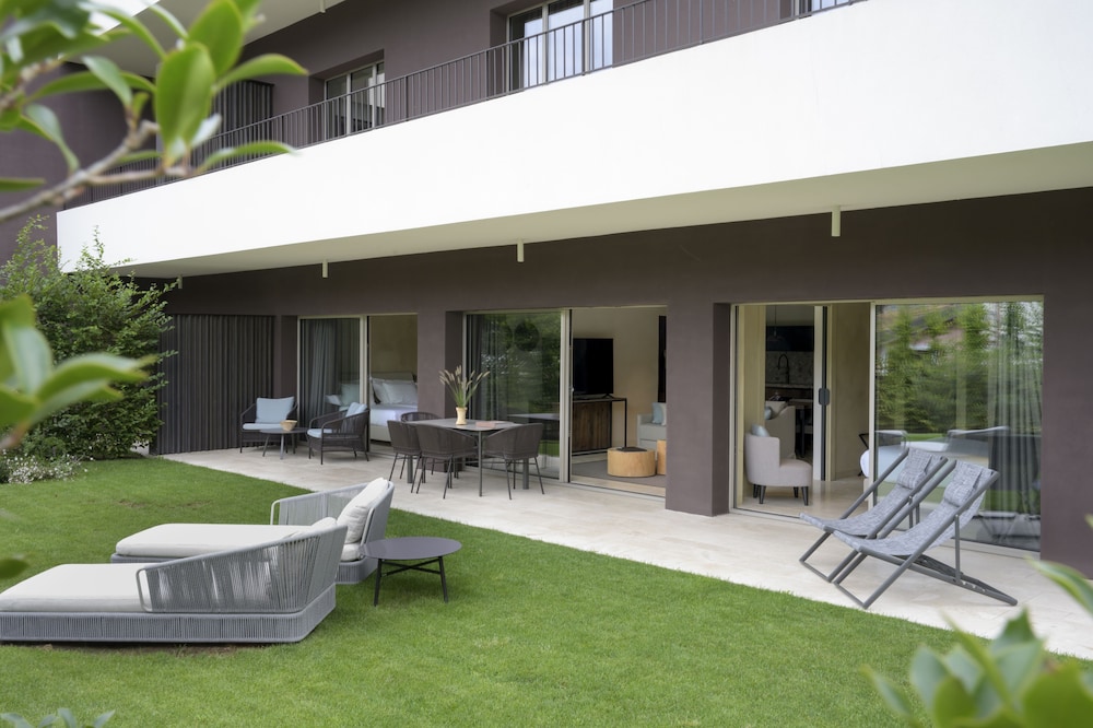 Premium Suite, 2 Bedrooms, Garden View photo 3