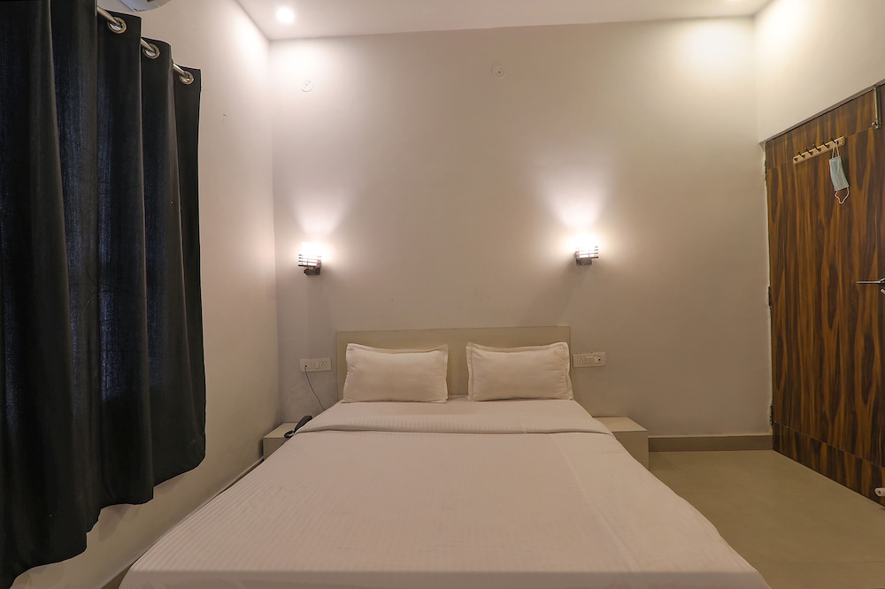 Deluxe Room - Photo 3