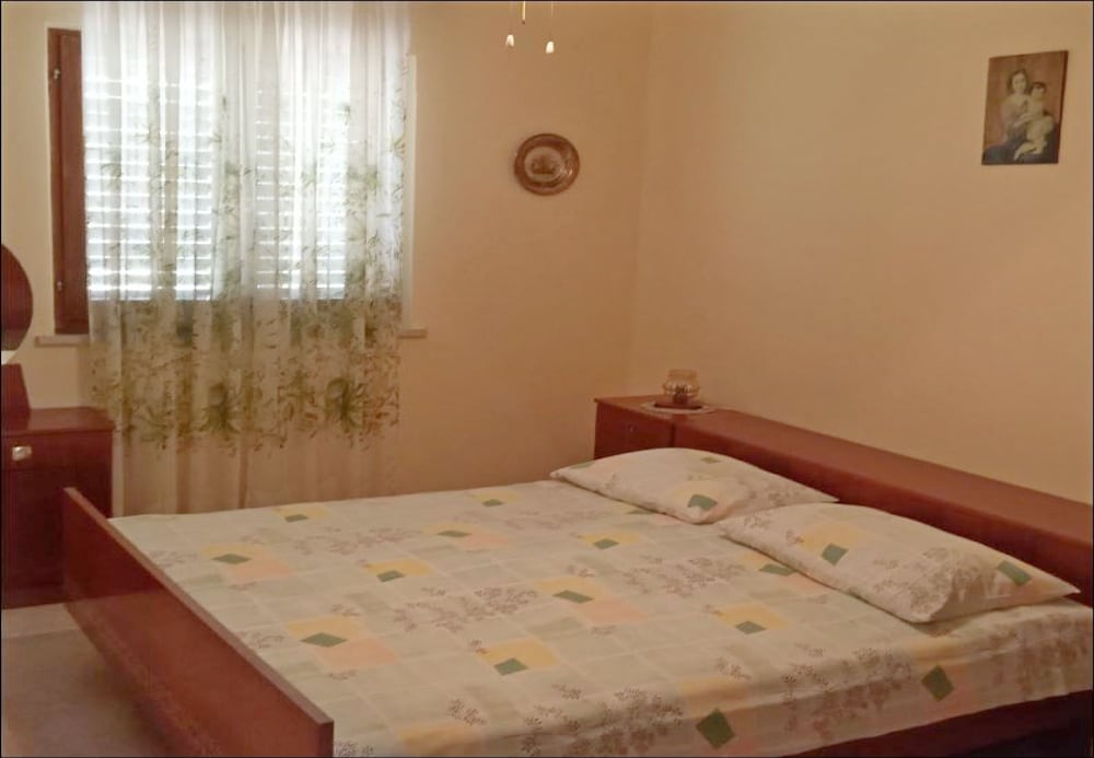 Apartment (Two-Bedroom Apartment with Balcony)