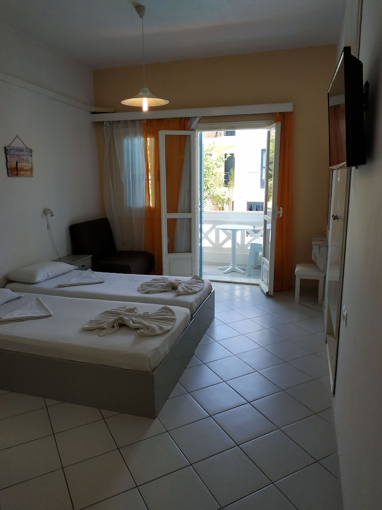 Studio, 1 Bedroom, Balcony