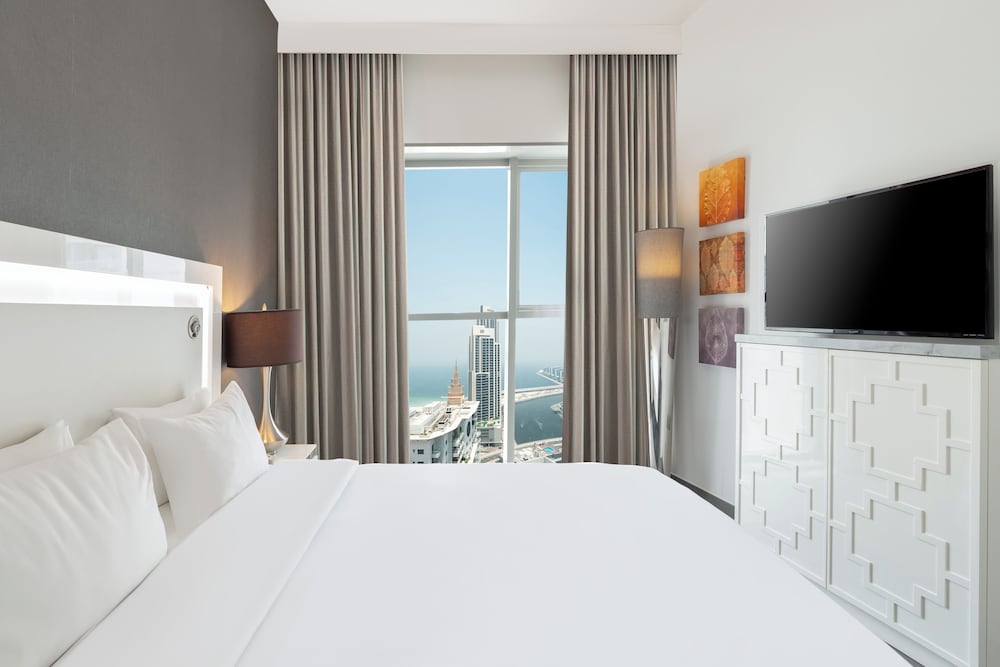 One Bedroom Suite with Soluna Beach Access photo 2