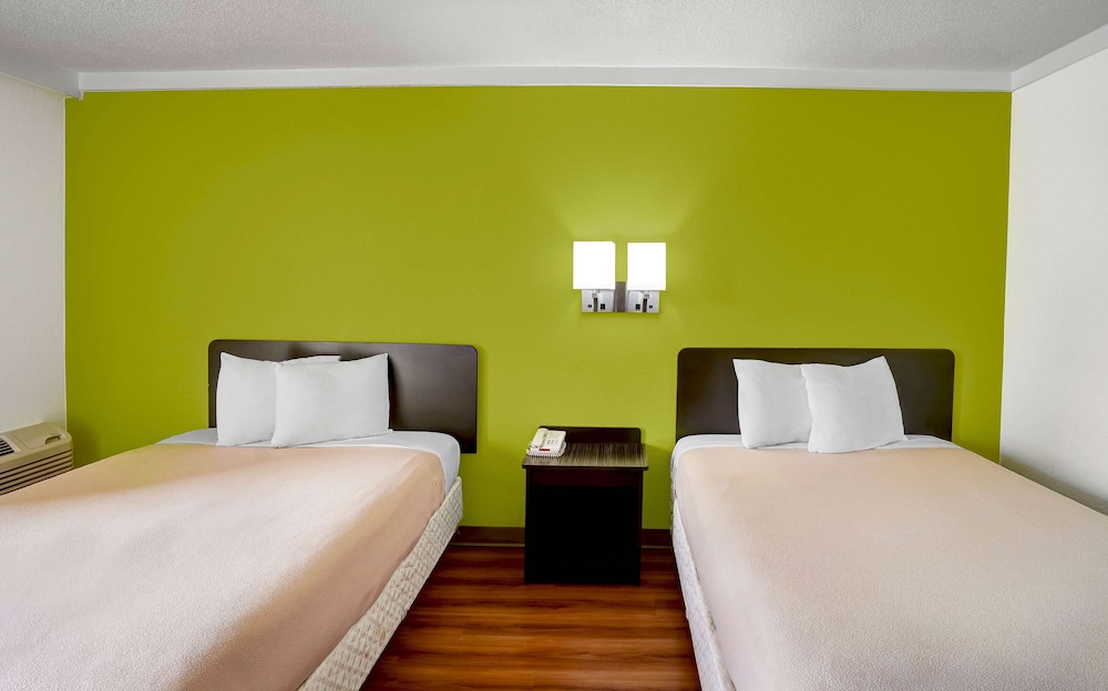 Standard Room, 2 Double Beds, Non Smoking, Refrigerator & Microwave photo 3