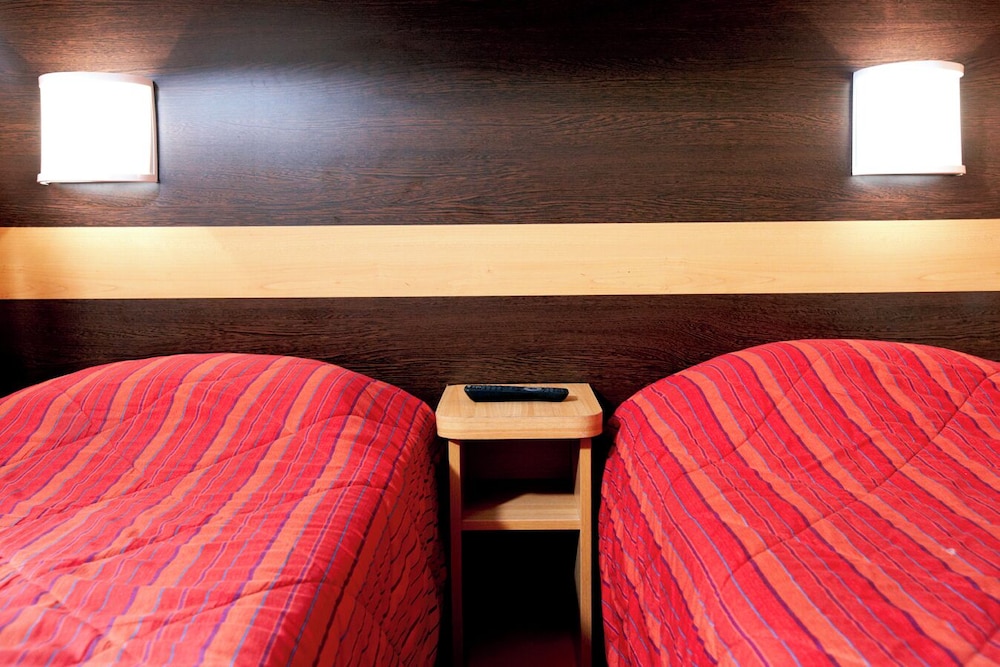 Standard Room, 2 Twin Beds - Photo 6