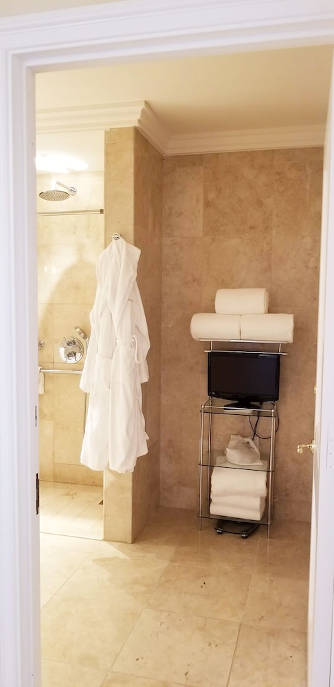 Accessible Deluxe Suite King Bed, 1 Bedroom