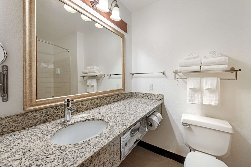 Suite, 2 Queen Beds, Non Smoking - Photo 2