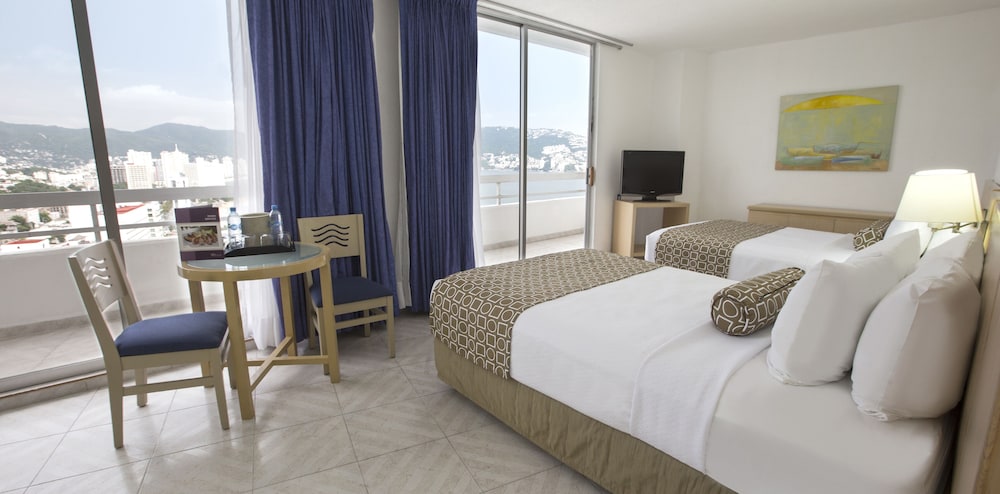 Junior Suite, 2 Double Beds, Balcony, Partial Ocean View - Photo 4