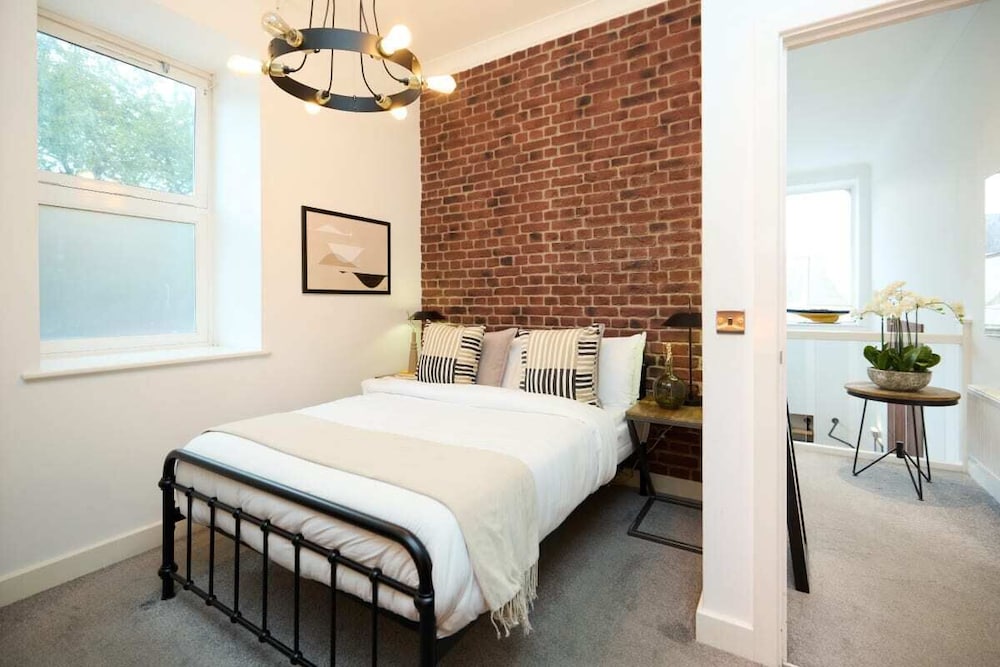 Apartment (1 Bedroom)