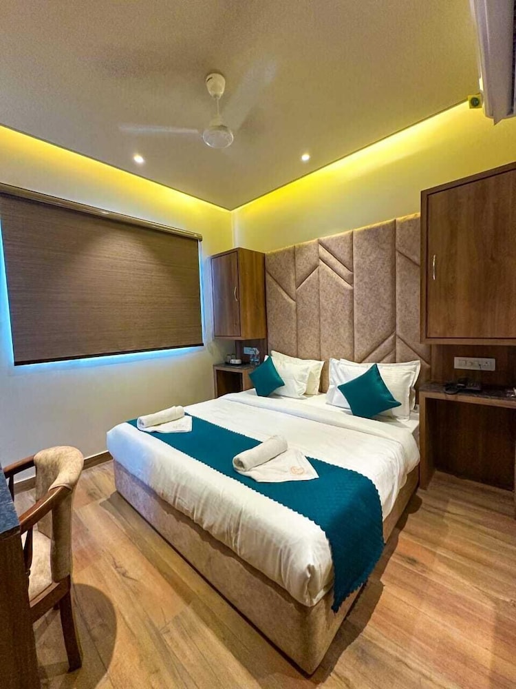 Deluxe Double Room, City View